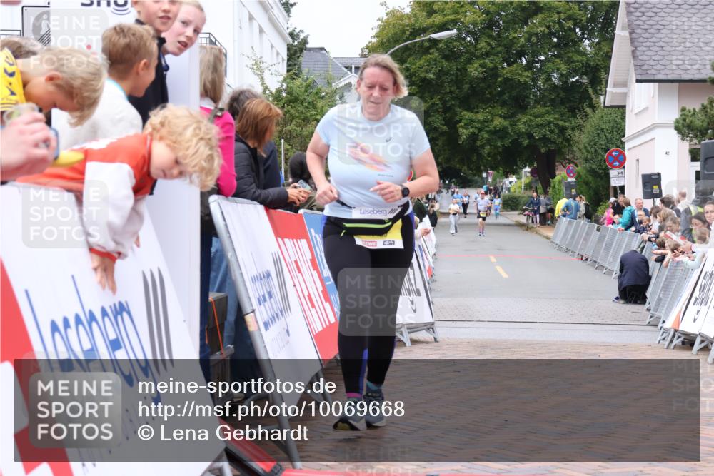 30.08.2026 - Blankeneser Heldenlauf Lena Gebhardt http://msf.ph/oto/10069668 30.08.2026 10:04:44 Ziel 1423, 5635, 5879 meine-sportfotos.de