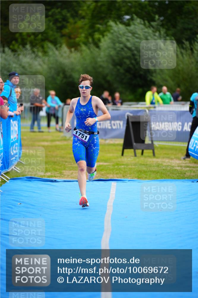 30.08.2026 - Elbe Triathlon Hamburg LAZAROV Photography http://msf.ph/oto/10069672 30.08.2026 12:40:47 Ziel 1751 meine-sportfotos.de