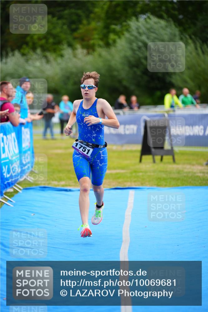 30.08.2026 - Elbe Triathlon Hamburg LAZAROV Photography http://msf.ph/oto/10069681 30.08.2026 12:40:48 Ziel 1751 meine-sportfotos.de