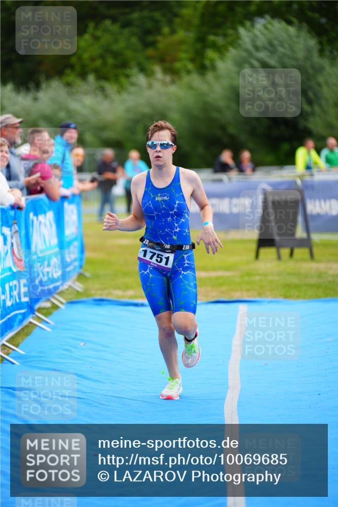 30.08.2026 - Elbe Triathlon Hamburg LAZAROV Photography http://msf.ph/oto/10069685 30.08.2026 12:40:48 Ziel 1751 meine-sportfotos.de