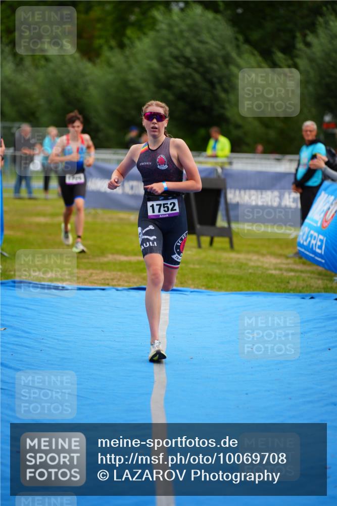 30.08.2026 - Elbe Triathlon Hamburg LAZAROV Photography http://msf.ph/oto/10069708 30.08.2026 12:41:10 Ziel 1726, 1752 meine-sportfotos.de