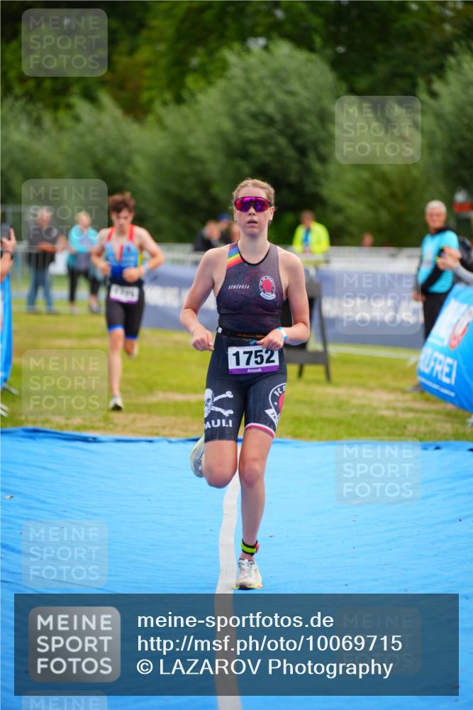 30.08.2026 - Elbe Triathlon Hamburg LAZAROV Photography http://msf.ph/oto/10069715 30.08.2026 12:41:10 Ziel 1726, 1752 meine-sportfotos.de