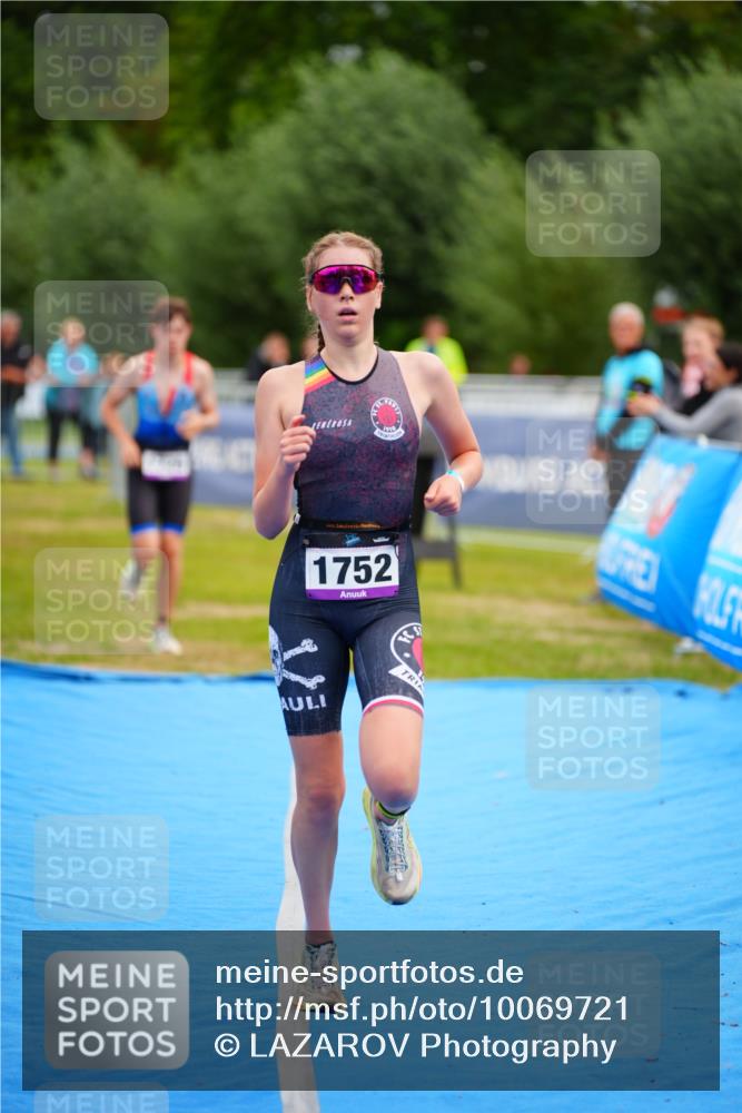 30.08.2026 - Elbe Triathlon Hamburg LAZAROV Photography http://msf.ph/oto/10069721 30.08.2026 12:41:10 Ziel 1726, 1752 meine-sportfotos.de