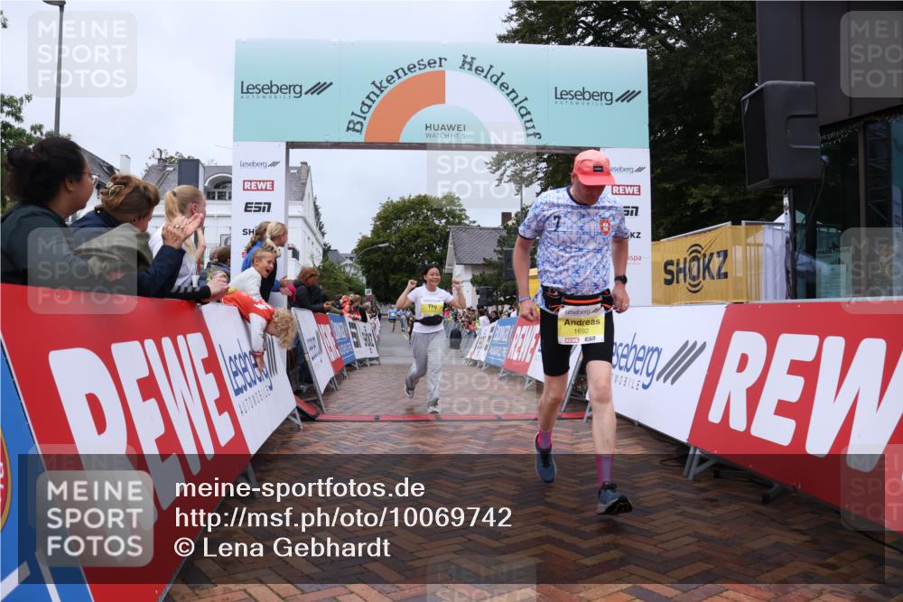 30.08.2026 - Blankeneser Heldenlauf Lena Gebhardt http://msf.ph/oto/10069742 30.08.2026 10:05:11 Ziel 1053, 1692 meine-sportfotos.de