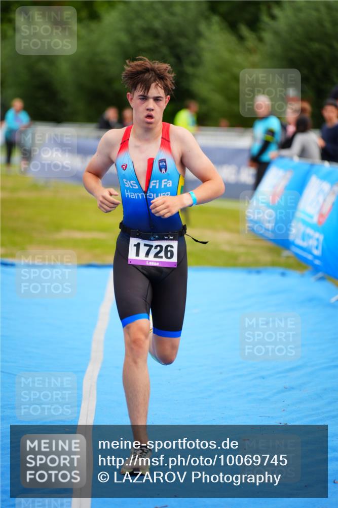 30.08.2026 - Elbe Triathlon Hamburg LAZAROV Photography http://msf.ph/oto/10069745 30.08.2026 12:41:13 Ziel 1726, 1752 meine-sportfotos.de