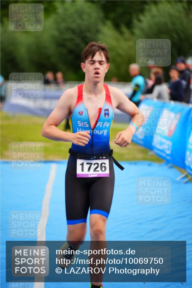 30.08.2026 - Elbe Triathlon Hamburg LAZAROV Photography http://msf.ph/oto/10069750 30.08.2026 12:41:14 Ziel 1726, 1752 meine-sportfotos.de