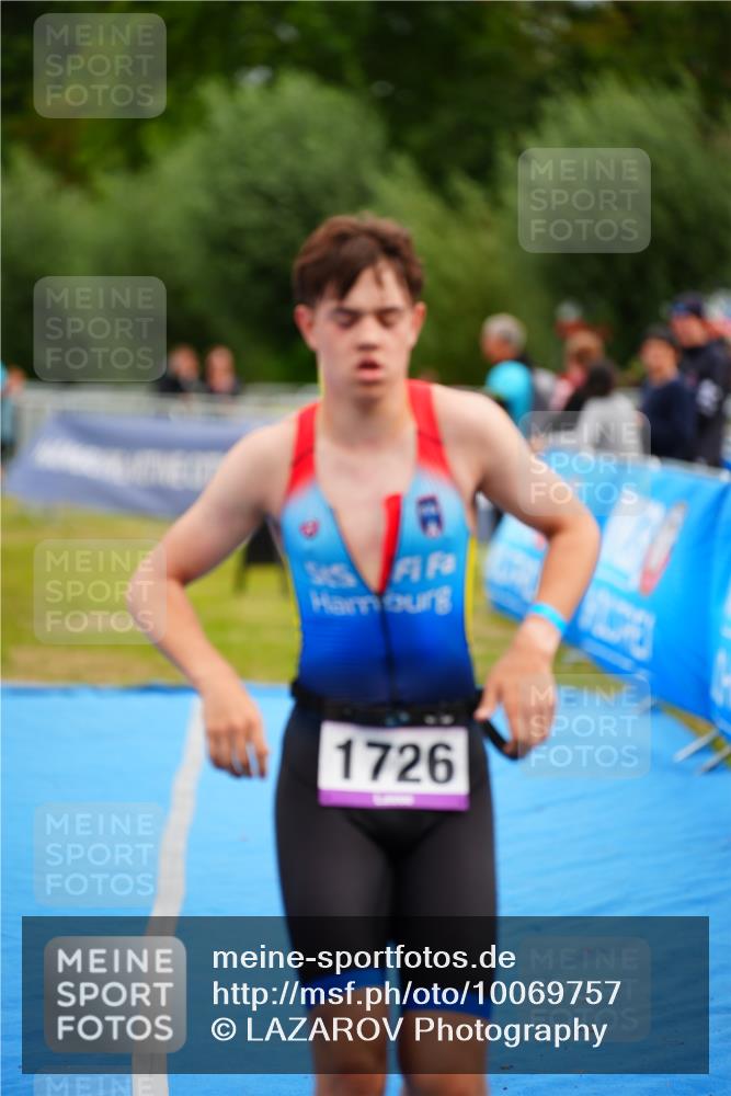 30.08.2026 - Elbe Triathlon Hamburg LAZAROV Photography http://msf.ph/oto/10069757 30.08.2026 12:41:14 Ziel 1726, 1752 meine-sportfotos.de