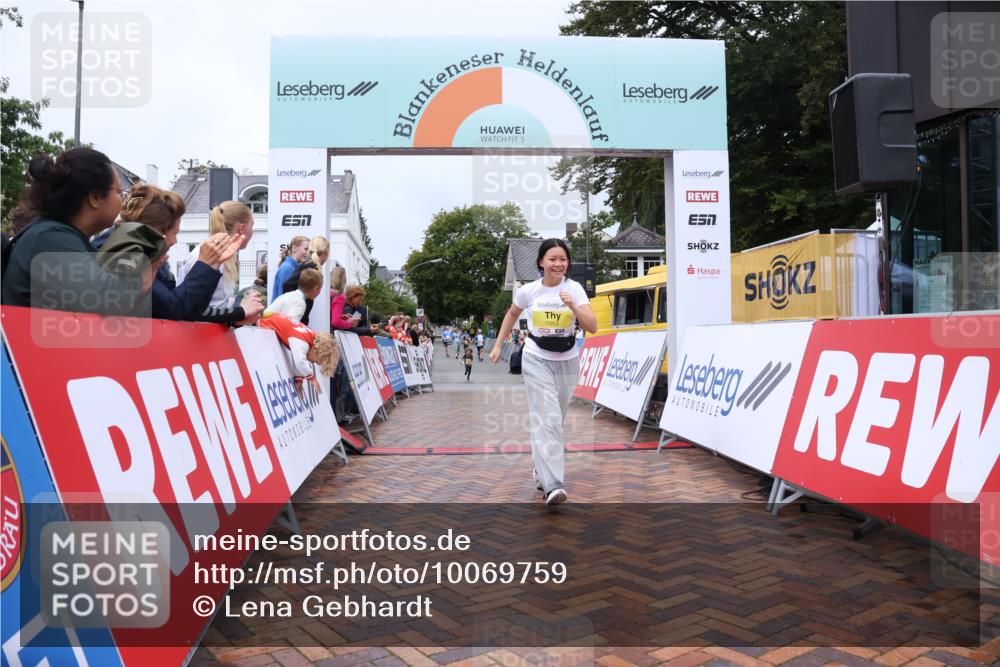 30.08.2026 - Blankeneser Heldenlauf Lena Gebhardt http://msf.ph/oto/10069759 30.08.2026 10:05:12 Ziel 1053, 1692 meine-sportfotos.de