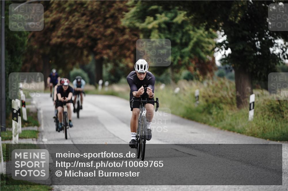 30.08.2026 - Elbe Triathlon Hamburg Michael Burmester http://msf.ph/oto/10069765 30.08.2026 09:45:10 Radfahren 508, 798, 827, 862 meine-sportfotos.de