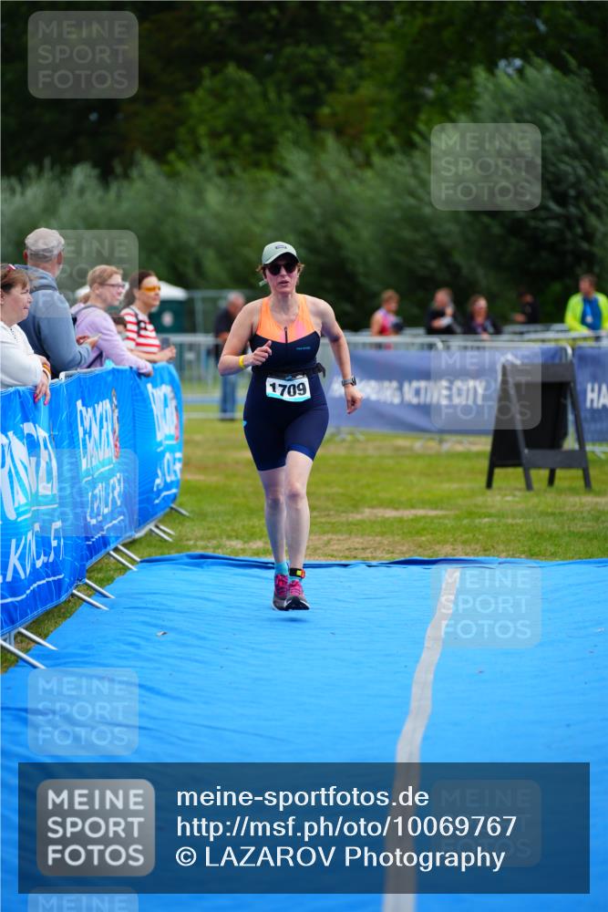 30.08.2026 - Elbe Triathlon Hamburg LAZAROV Photography http://msf.ph/oto/10069767 30.08.2026 12:41:32 Ziel 1709 meine-sportfotos.de