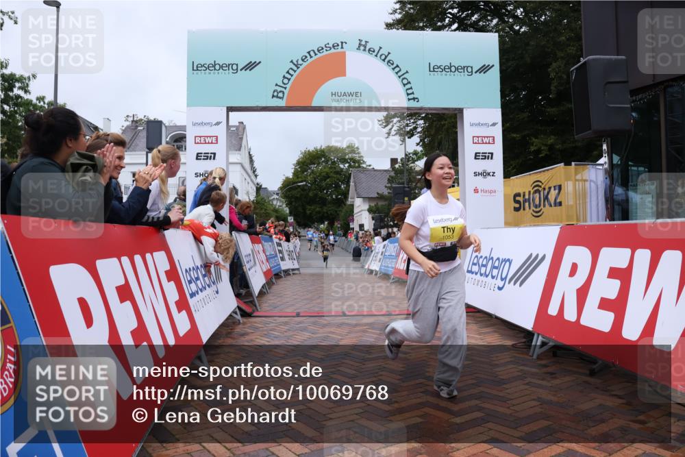 30.08.2026 - Blankeneser Heldenlauf Lena Gebhardt http://msf.ph/oto/10069768 30.08.2026 10:05:13 Ziel 1053, 1692 meine-sportfotos.de