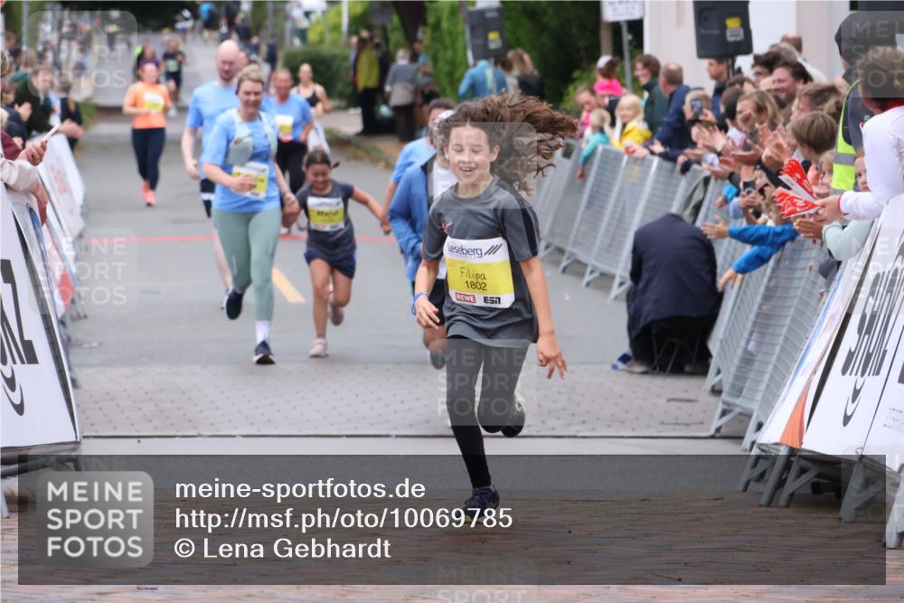 30.08.2026 - Blankeneser Heldenlauf Lena Gebhardt http://msf.ph/oto/10069785 30.08.2026 10:05:16 Ziel 1053, 1692, 1802 meine-sportfotos.de