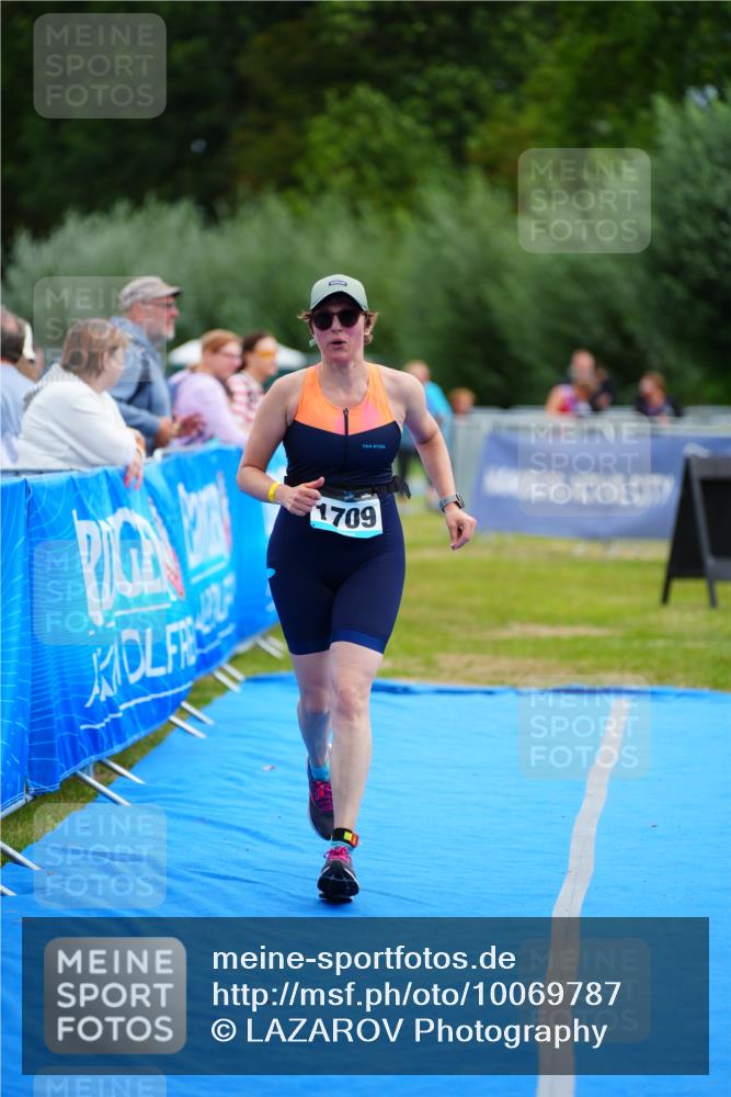 30.08.2026 - Elbe Triathlon Hamburg LAZAROV Photography http://msf.ph/oto/10069787 30.08.2026 12:41:34 Ziel 1709 meine-sportfotos.de