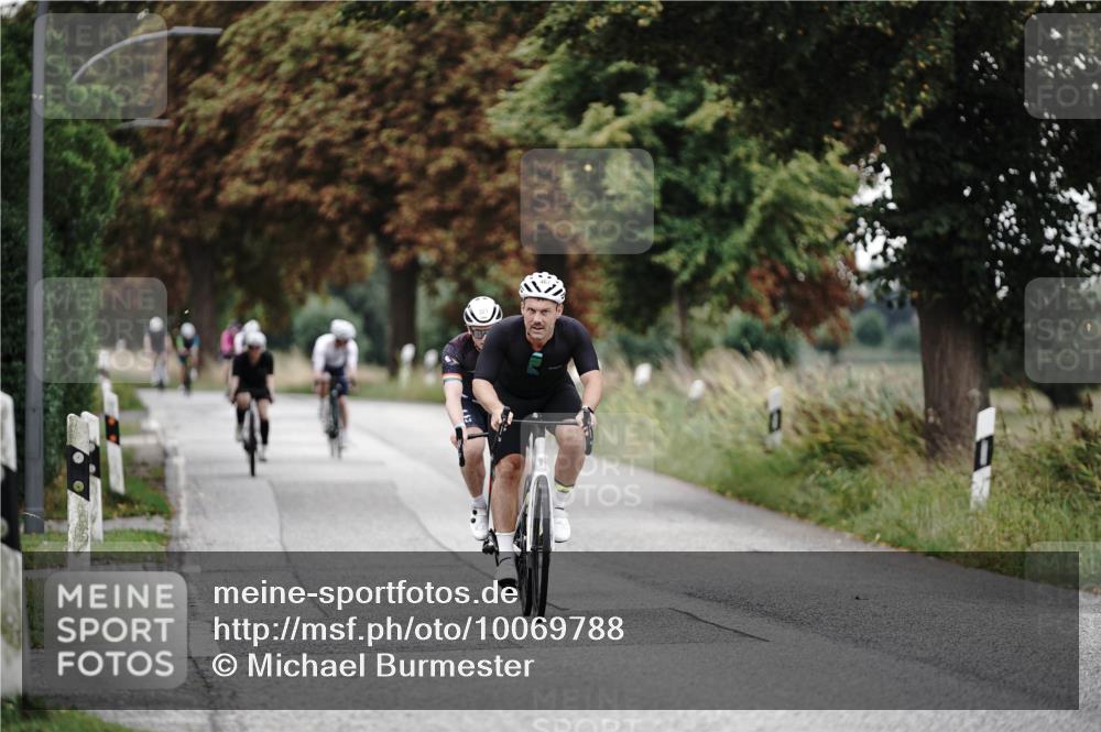 30.08.2026 - Elbe Triathlon Hamburg Michael Burmester http://msf.ph/oto/10069788 30.08.2026 09:45:28 Radfahren 321, 459, 467, 489, 751, 869, 882 meine-sportfotos.de