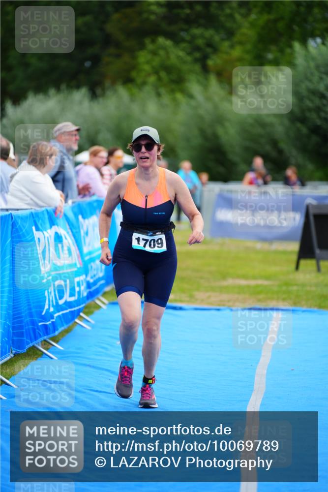 30.08.2026 - Elbe Triathlon Hamburg LAZAROV Photography http://msf.ph/oto/10069789 30.08.2026 12:41:34 Ziel 1709 meine-sportfotos.de