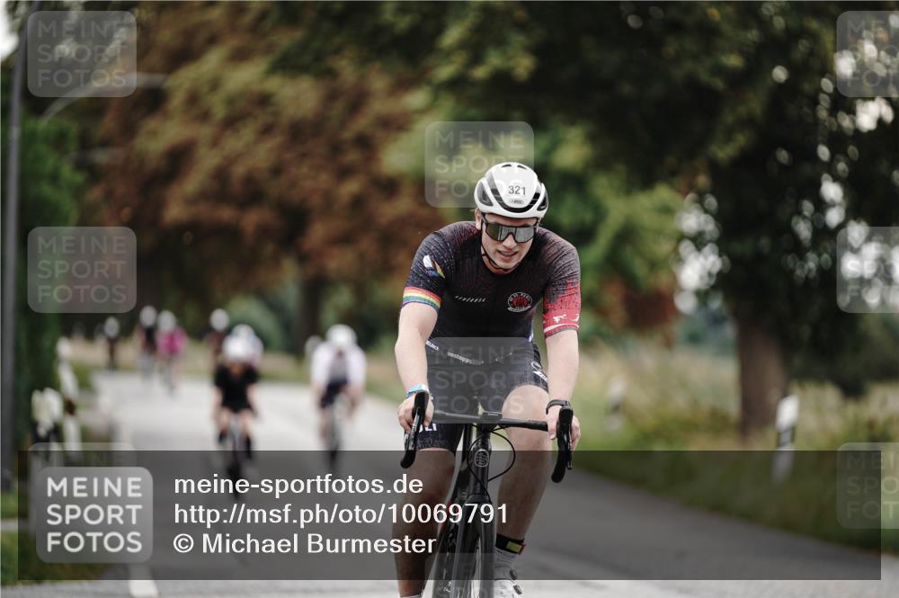 30.08.2026 - Elbe Triathlon Hamburg Michael Burmester http://msf.ph/oto/10069791 30.08.2026 09:45:30 Radfahren 321, 467, 751, 869, 882 meine-sportfotos.de