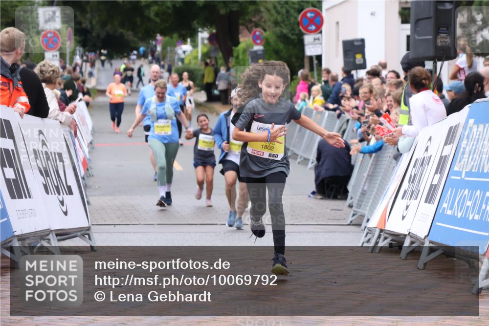 30.08.2026 - Blankeneser Heldenlauf Lena Gebhardt http://msf.ph/oto/10069792 30.08.2026 10:05:17 Ziel 1053, 1692, 1802 meine-sportfotos.de