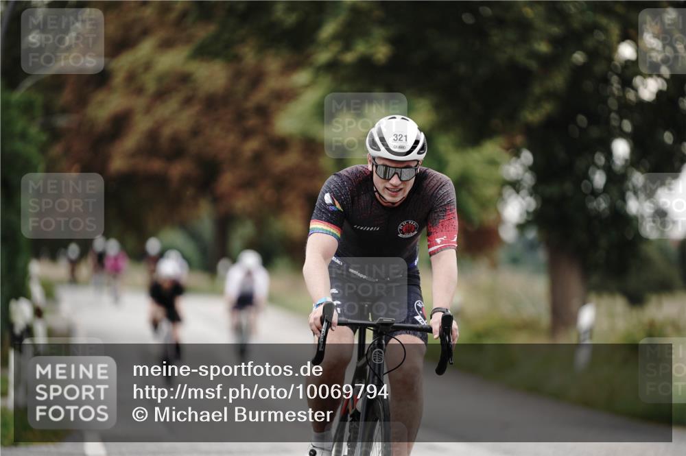 30.08.2026 - Elbe Triathlon Hamburg Michael Burmester http://msf.ph/oto/10069794 30.08.2026 09:45:30 Radfahren 321, 467, 751, 869, 882 meine-sportfotos.de