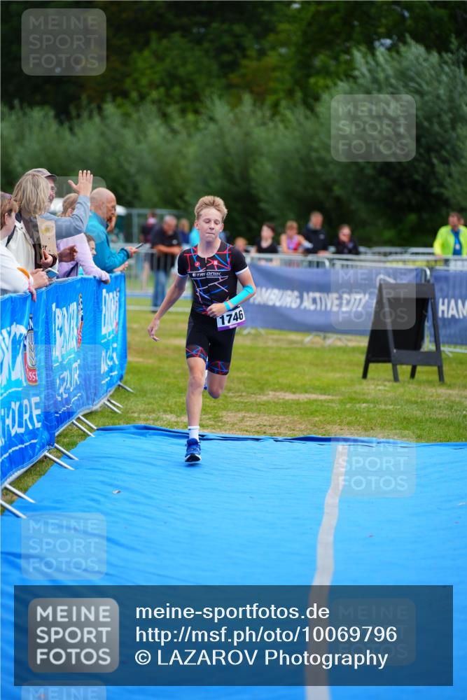 30.08.2026 - Elbe Triathlon Hamburg LAZAROV Photography http://msf.ph/oto/10069796 30.08.2026 12:42:08 Ziel 1727, 1746 meine-sportfotos.de