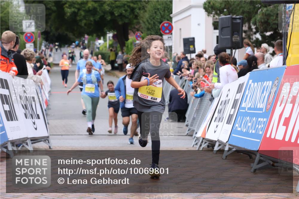 30.08.2026 - Blankeneser Heldenlauf Lena Gebhardt http://msf.ph/oto/10069801 30.08.2026 10:05:18 Ziel 1053, 1692, 1802 meine-sportfotos.de