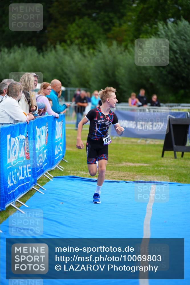 30.08.2026 - Elbe Triathlon Hamburg LAZAROV Photography http://msf.ph/oto/10069803 30.08.2026 12:42:09 Ziel 1727, 1746 meine-sportfotos.de