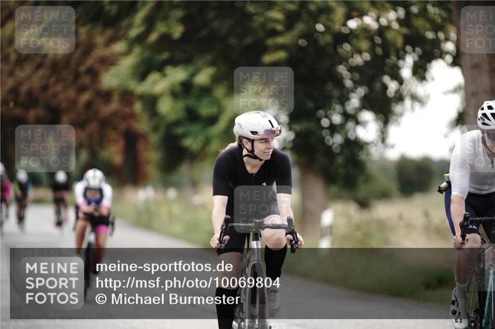 30.08.2026 - Elbe Triathlon Hamburg Michael Burmester http://msf.ph/oto/10069804 30.08.2026 09:45:34 Radfahren 354, 548, 655, 751, 859, 869, 882 meine-sportfotos.de