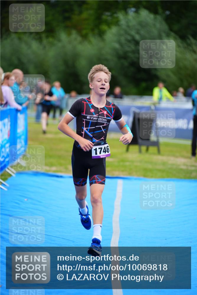 30.08.2026 - Elbe Triathlon Hamburg LAZAROV Photography http://msf.ph/oto/10069818 30.08.2026 12:42:10 Ziel 1727, 1746 meine-sportfotos.de