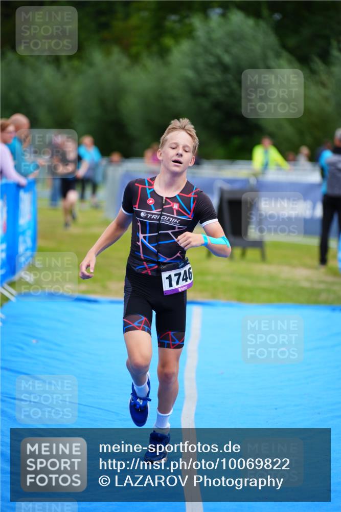 30.08.2026 - Elbe Triathlon Hamburg LAZAROV Photography http://msf.ph/oto/10069822 30.08.2026 12:42:10 Ziel 1727, 1746 meine-sportfotos.de