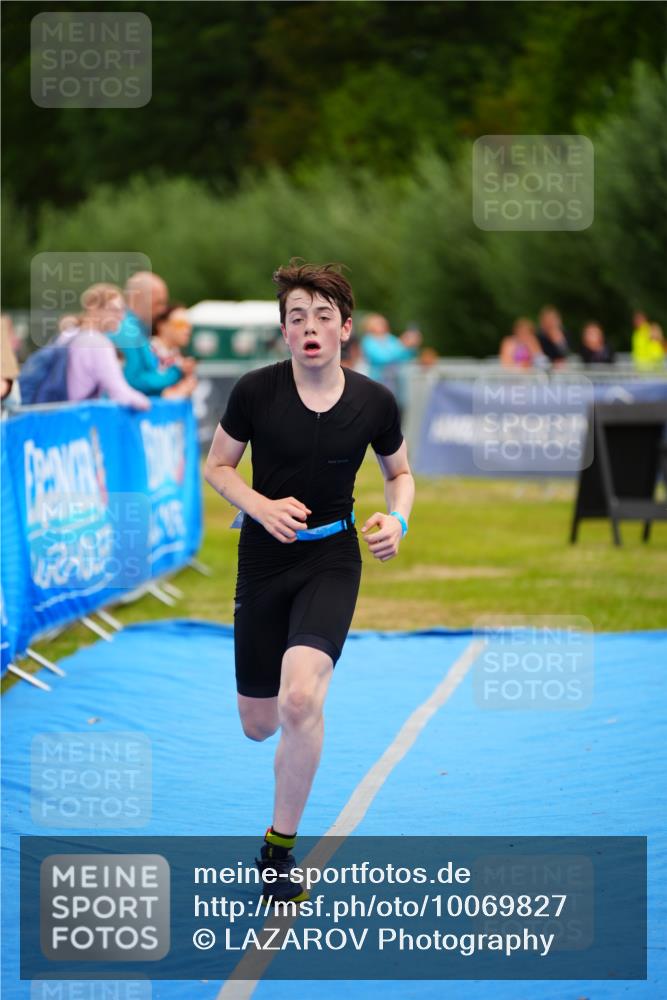 30.08.2026 - Elbe Triathlon Hamburg LAZAROV Photography http://msf.ph/oto/10069827 30.08.2026 12:42:16 Ziel 1727 meine-sportfotos.de