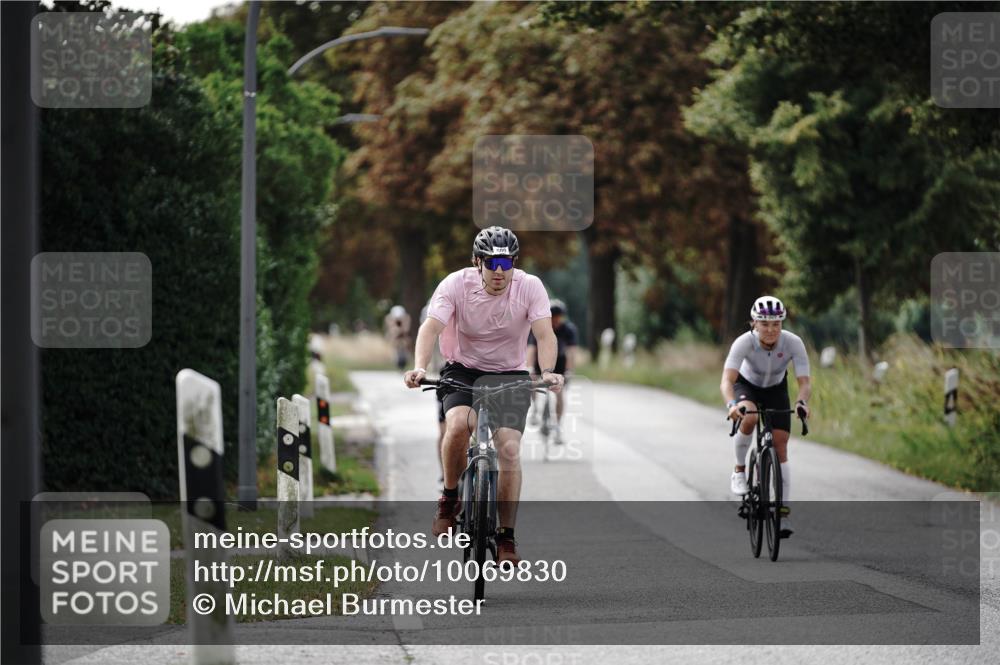 30.08.2026 - Elbe Triathlon Hamburg Michael Burmester http://msf.ph/oto/10069830 30.08.2026 09:49:21 Radfahren 293, 329, 391, 405, 509, 597 meine-sportfotos.de