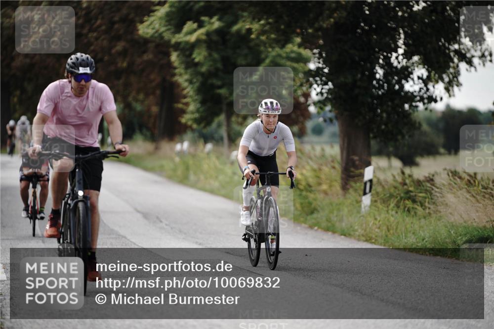 30.08.2026 - Elbe Triathlon Hamburg Michael Burmester http://msf.ph/oto/10069832 30.08.2026 09:49:22 Radfahren 329, 391, 405, 476, 509, 597 meine-sportfotos.de