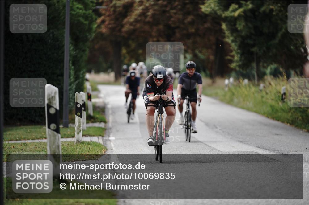 30.08.2026 - Elbe Triathlon Hamburg Michael Burmester http://msf.ph/oto/10069835 30.08.2026 09:49:24 Radfahren 329, 391, 405, 420, 476, 509, 597, 766 meine-sportfotos.de