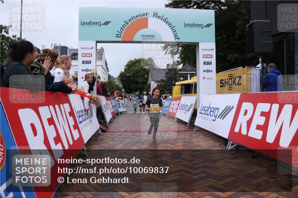 30.08.2026 - Blankeneser Heldenlauf Lena Gebhardt http://msf.ph/oto/10069837 30.08.2026 10:05:20 Ziel 1053, 1107, 1802 meine-sportfotos.de