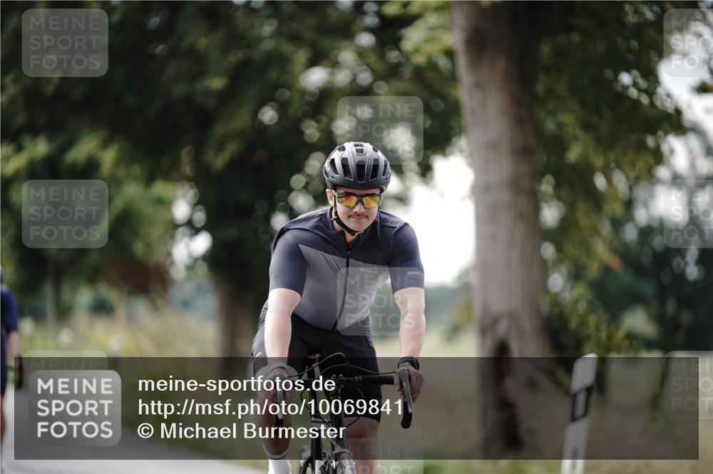 30.08.2026 - Elbe Triathlon Hamburg Michael Burmester http://msf.ph/oto/10069841 30.08.2026 09:49:27 Radfahren 279, 391, 405, 420, 476, 597, 681, 766 meine-sportfotos.de