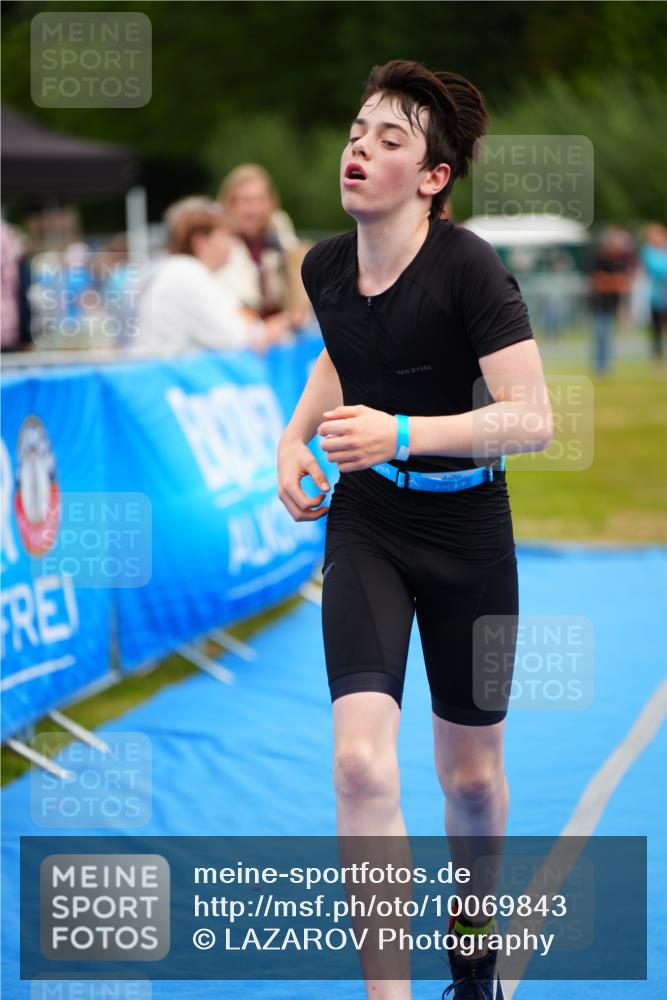 30.08.2026 - Elbe Triathlon Hamburg LAZAROV Photography http://msf.ph/oto/10069843 30.08.2026 12:42:17 Ziel 1727 meine-sportfotos.de