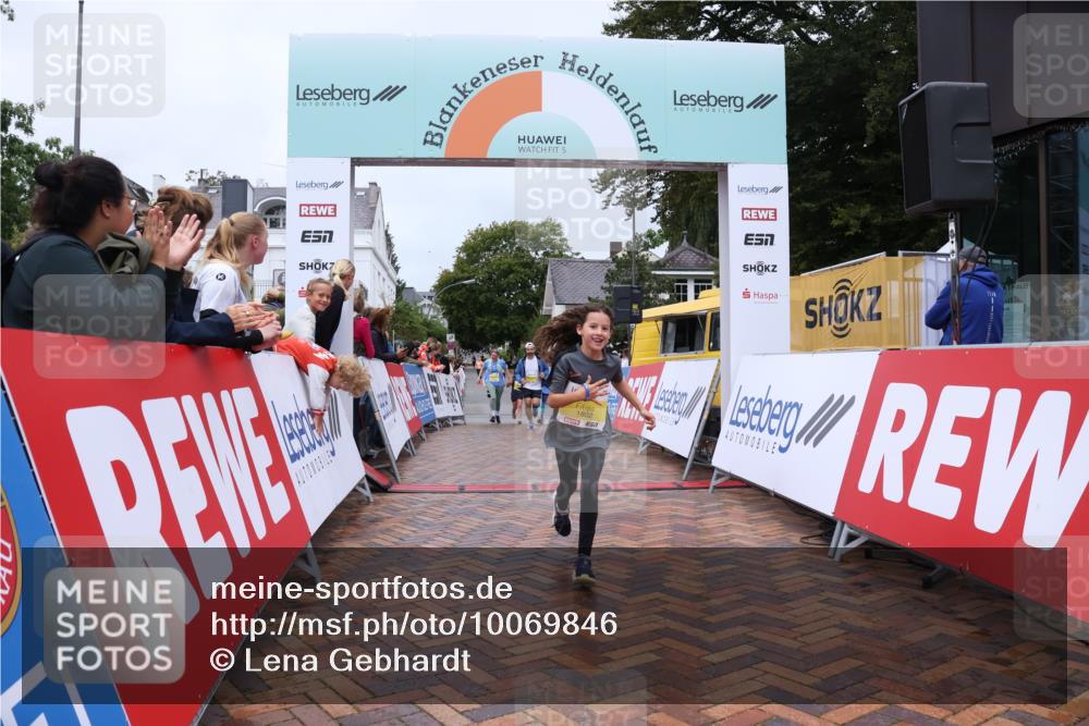 30.08.2026 - Blankeneser Heldenlauf Lena Gebhardt http://msf.ph/oto/10069846 30.08.2026 10:05:20 Ziel 1053, 1107, 1802 meine-sportfotos.de