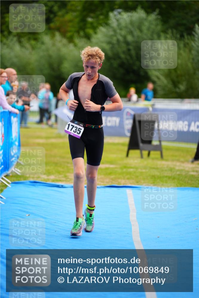 30.08.2026 - Elbe Triathlon Hamburg LAZAROV Photography http://msf.ph/oto/10069849 30.08.2026 12:42:42 Ziel 1735 meine-sportfotos.de