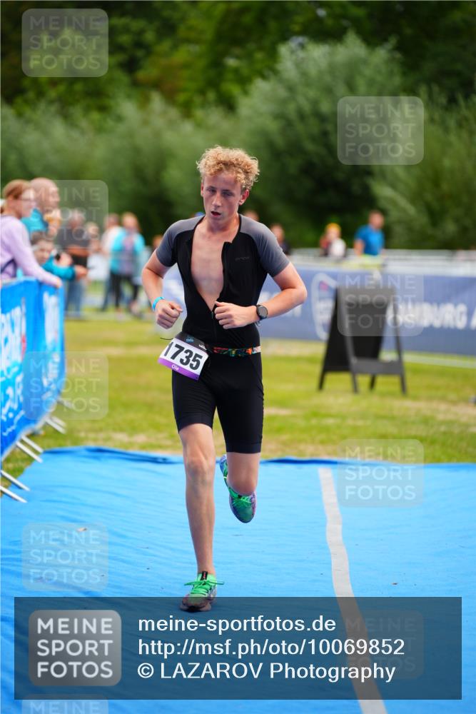 30.08.2026 - Elbe Triathlon Hamburg LAZAROV Photography http://msf.ph/oto/10069852 30.08.2026 12:42:42 Ziel 1735 meine-sportfotos.de