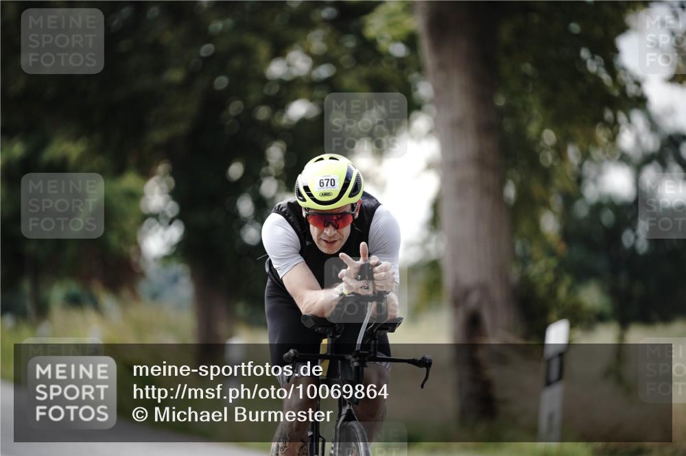 30.08.2026 - Elbe Triathlon Hamburg Michael Burmester http://msf.ph/oto/10069864 30.08.2026 09:49:44 Radfahren 490, 670, 687, 953 meine-sportfotos.de