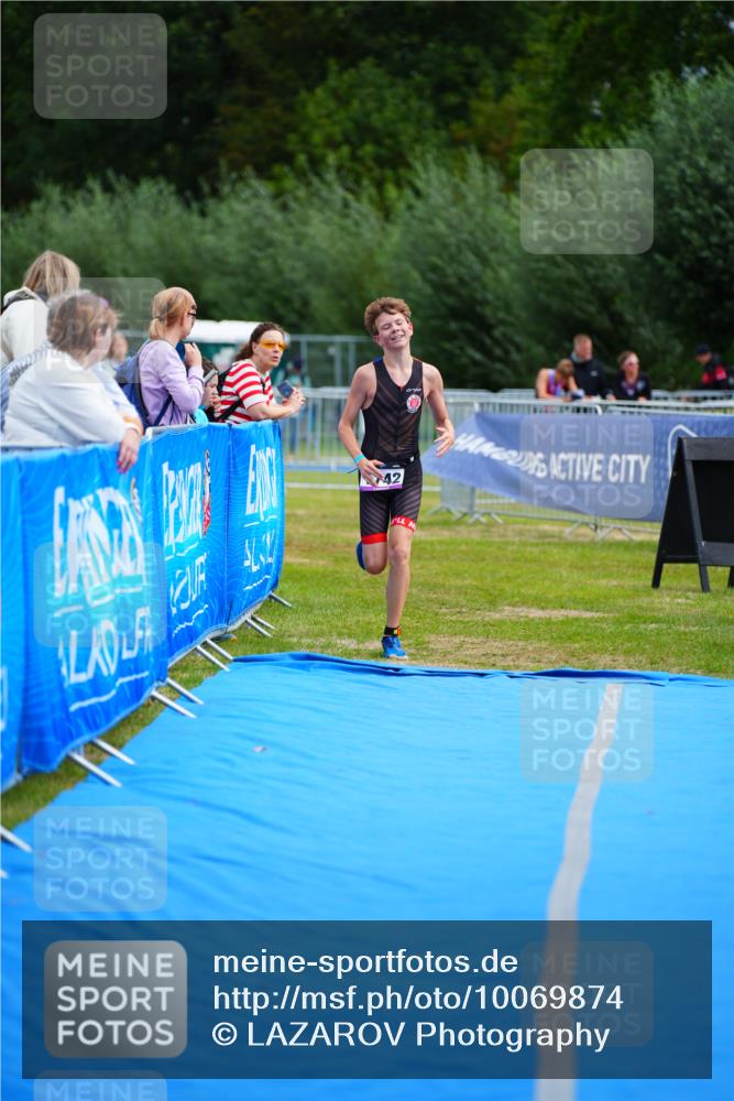 30.08.2026 - Elbe Triathlon Hamburg LAZAROV Photography http://msf.ph/oto/10069874 30.08.2026 12:43:46 Ziel 1742 meine-sportfotos.de