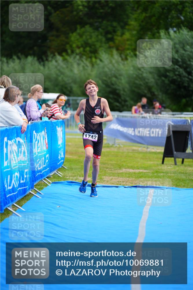 30.08.2026 - Elbe Triathlon Hamburg LAZAROV Photography http://msf.ph/oto/10069881 30.08.2026 12:43:47 Ziel 1742 meine-sportfotos.de