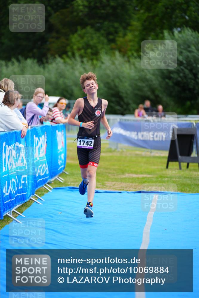 30.08.2026 - Elbe Triathlon Hamburg LAZAROV Photography http://msf.ph/oto/10069884 30.08.2026 12:43:48 Ziel 1742 meine-sportfotos.de