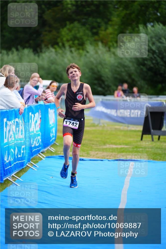 30.08.2026 - Elbe Triathlon Hamburg LAZAROV Photography http://msf.ph/oto/10069887 30.08.2026 12:43:48 Ziel 1742 meine-sportfotos.de