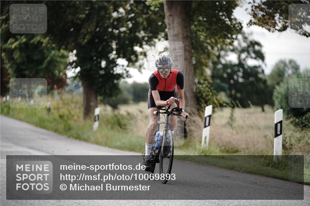 30.08.2026 - Elbe Triathlon Hamburg Michael Burmester http://msf.ph/oto/10069893 30.08.2026 09:49:59 Radfahren 282, 346, 458, 483, 542, 715, 794, 854 meine-sportfotos.de
