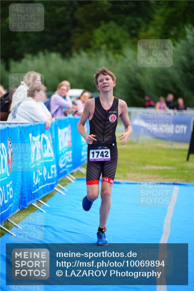 30.08.2026 - Elbe Triathlon Hamburg LAZAROV Photography http://msf.ph/oto/10069894 30.08.2026 12:43:48 Ziel 1742 meine-sportfotos.de