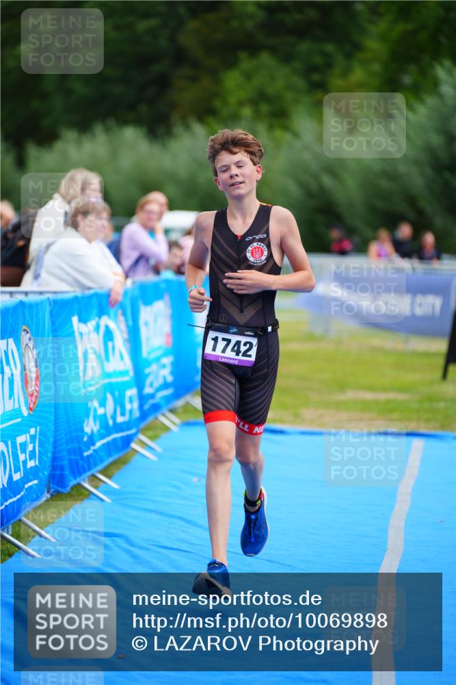 30.08.2026 - Elbe Triathlon Hamburg LAZAROV Photography http://msf.ph/oto/10069898 30.08.2026 12:43:49 Ziel 1742 meine-sportfotos.de