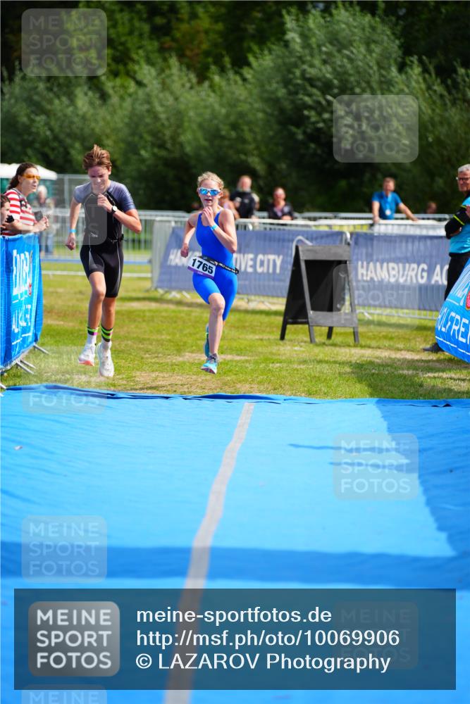 30.08.2026 - Elbe Triathlon Hamburg LAZAROV Photography http://msf.ph/oto/10069906 30.08.2026 12:44:11 Ziel 1747, 1765 meine-sportfotos.de