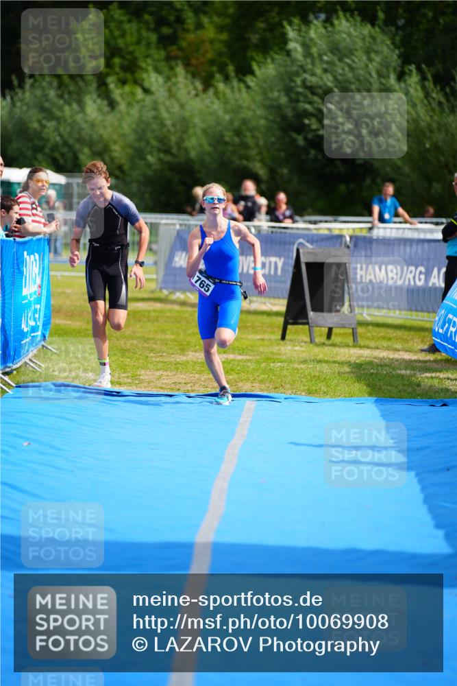 30.08.2026 - Elbe Triathlon Hamburg LAZAROV Photography http://msf.ph/oto/10069908 30.08.2026 12:44:11 Ziel 1747, 1765 meine-sportfotos.de