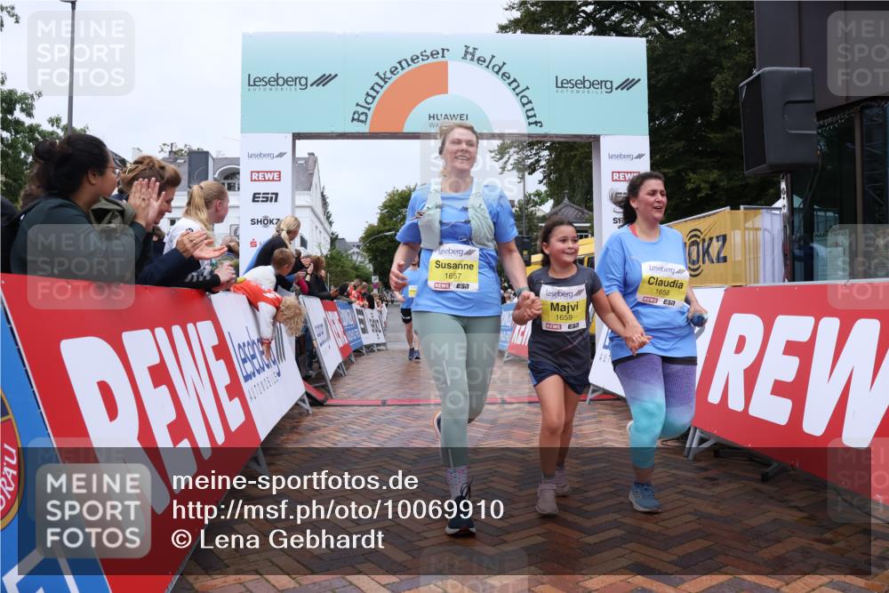 30.08.2026 - Blankeneser Heldenlauf Lena Gebhardt http://msf.ph/oto/10069910 30.08.2026 10:05:26 Ziel 1107, 1656, 1657, 1658, 1659, 1802 meine-sportfotos.de