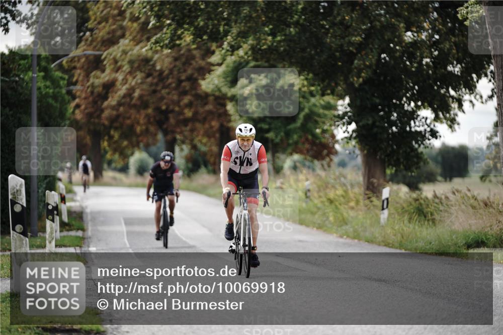 30.08.2026 - Elbe Triathlon Hamburg Michael Burmester http://msf.ph/oto/10069918 30.08.2026 09:50:25 Radfahren 297, 735 meine-sportfotos.de